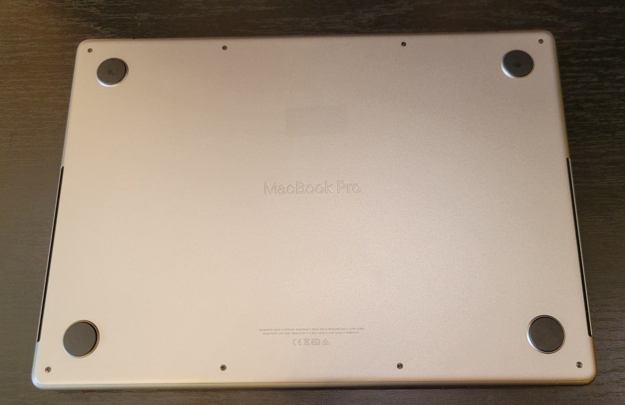 Apple MacBook Pro 14" (2021) M1 Pro 16/512GB Silver